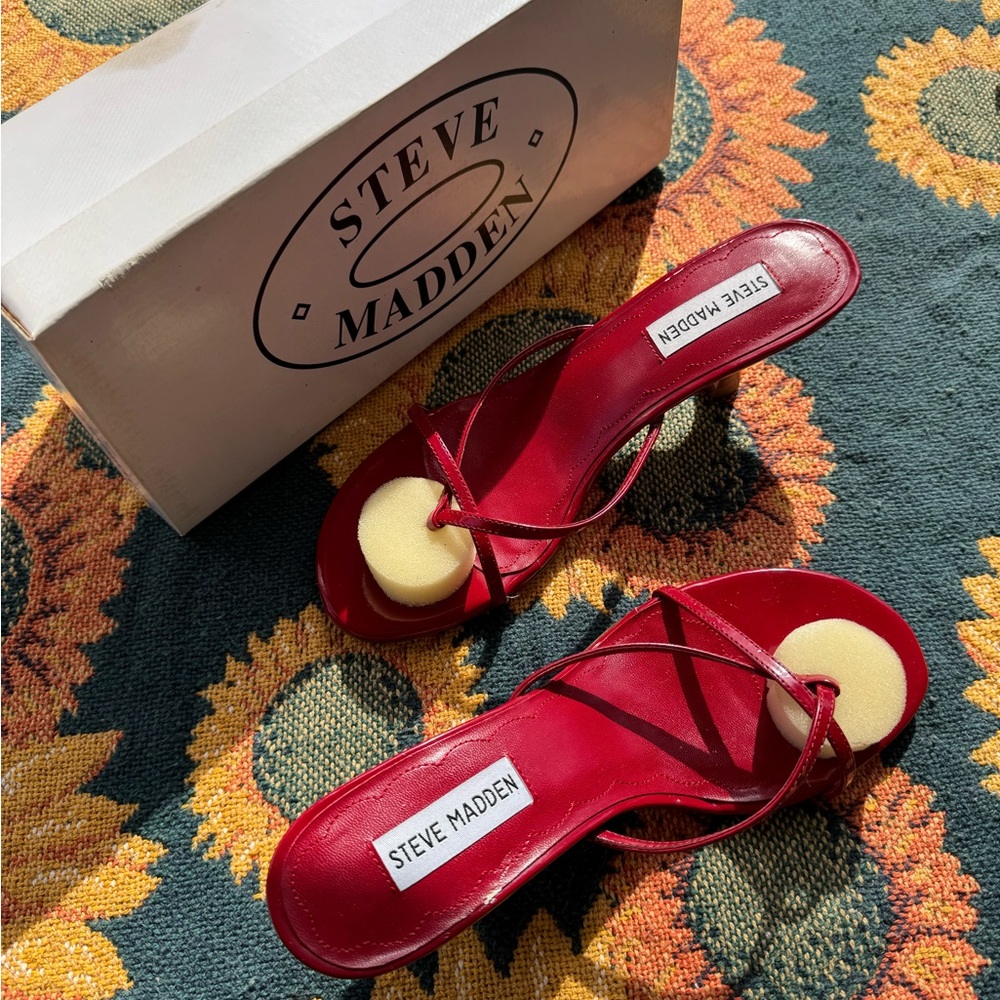 Vintage Steve Madden Red Thong Kitten Heel